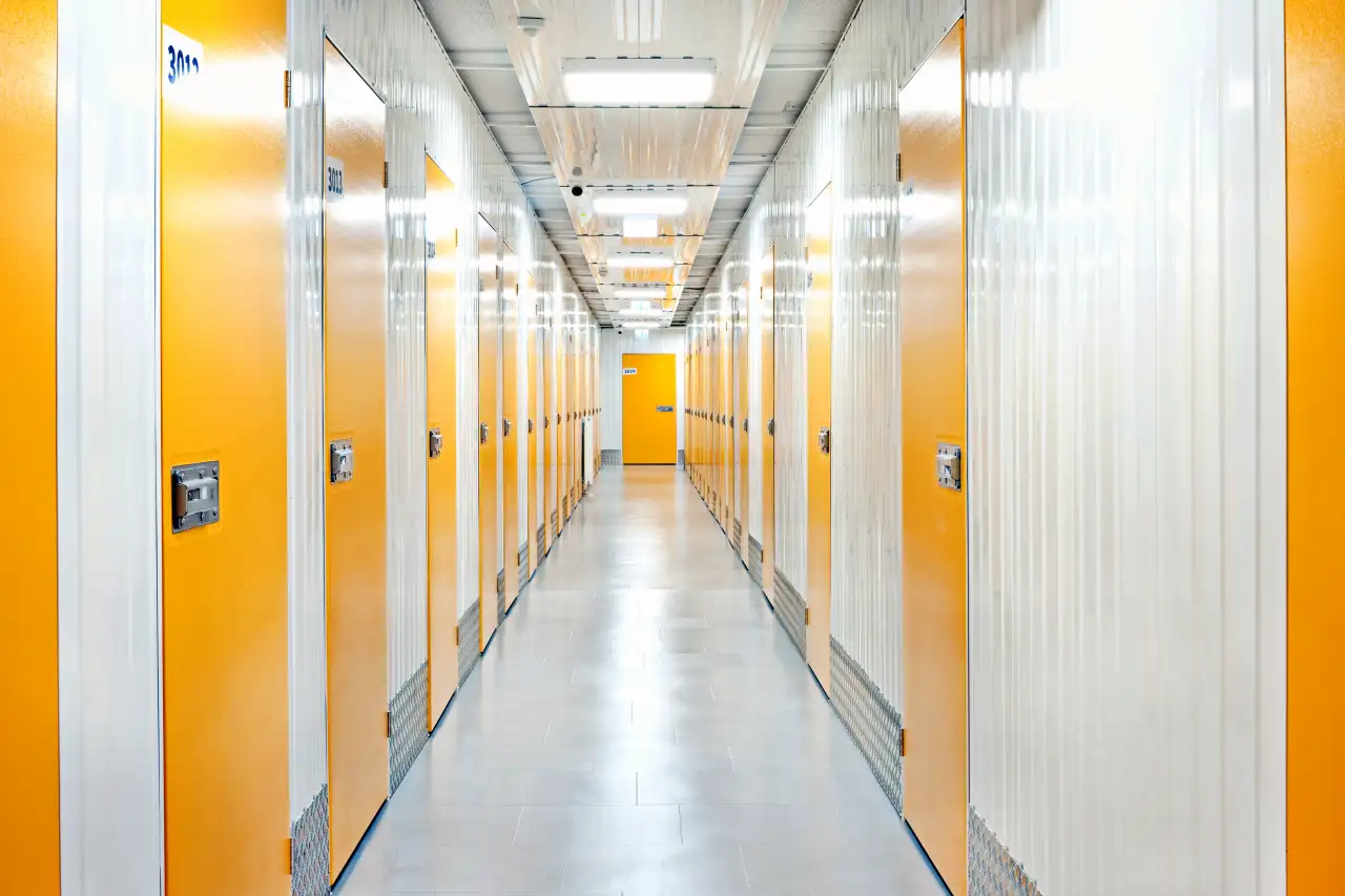 stauraum-innenausbau-selfstorageboxen