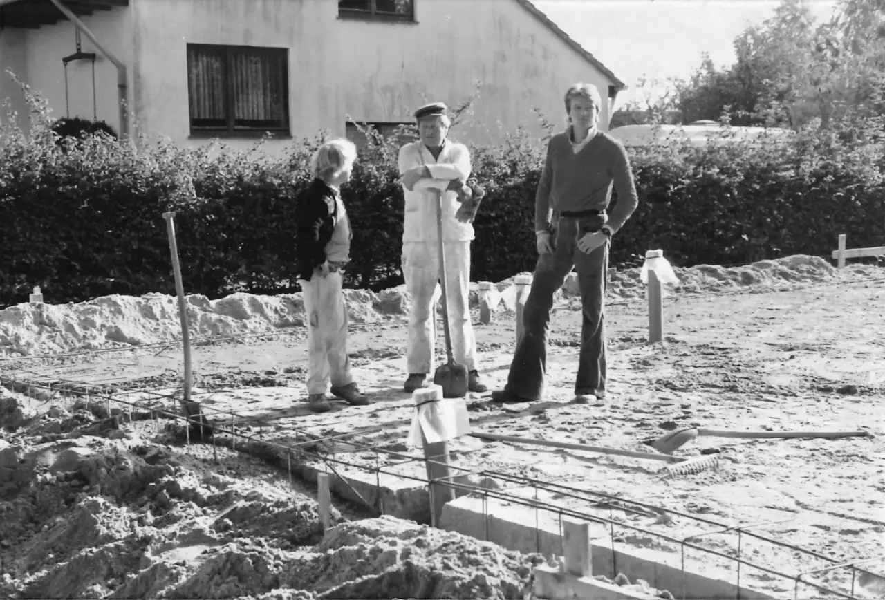 ernststefes_baugrund_3personen_sw