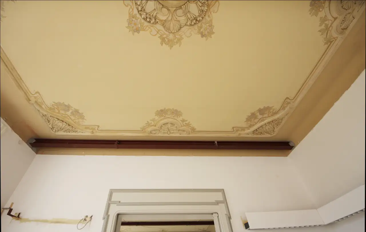 kaiserliche-post-stuckdecke